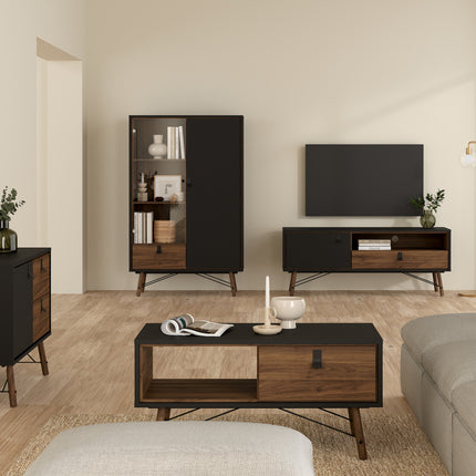 lifestyle-1 – EOO-3404 – Image 3