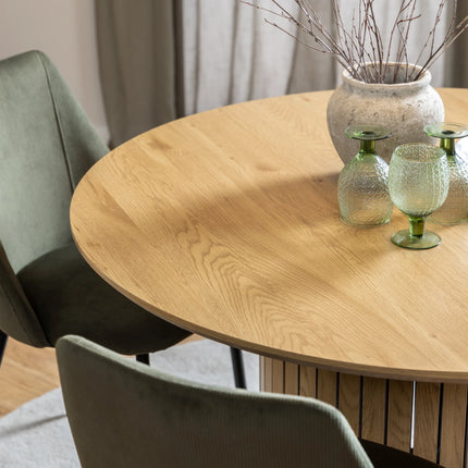 Yale - Dining Table in Oak