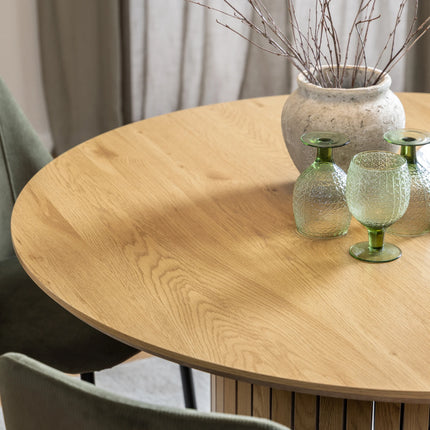 Yale - Dining Table in Oak with 4 Ines Dining Chairs